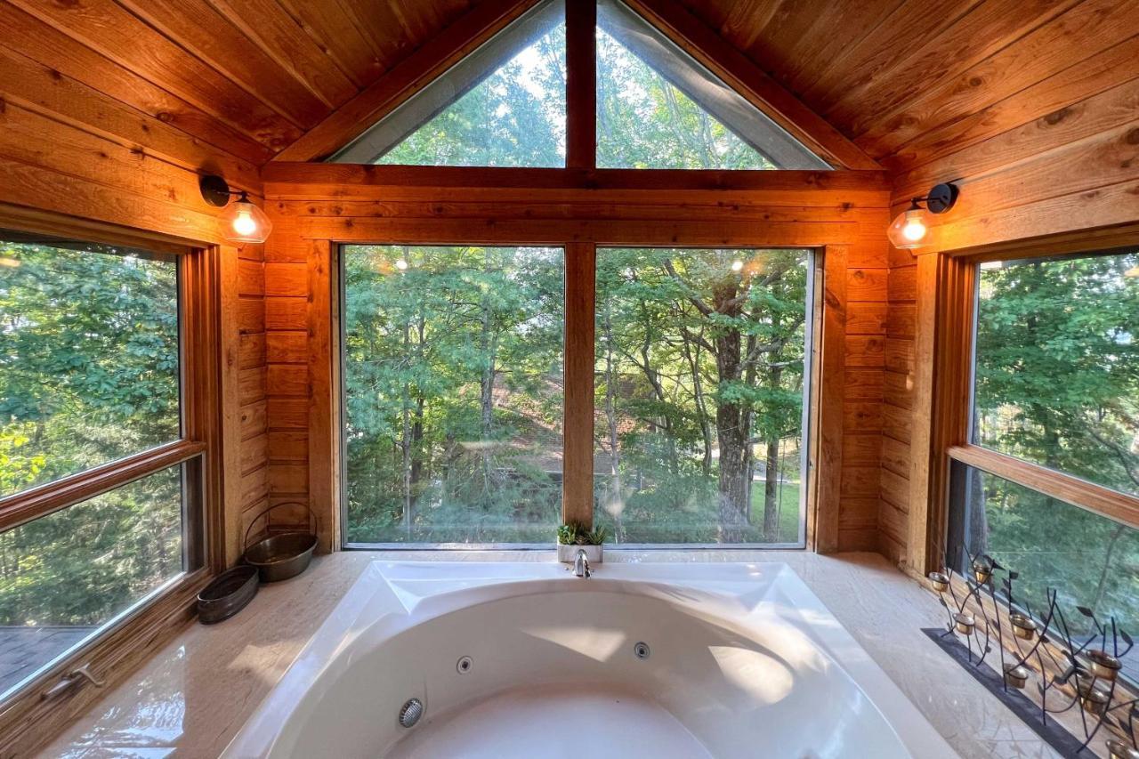 Upscale Gatlinburg Cabin Deck, Fire Pit And Hot Tub Екстер'єр фото