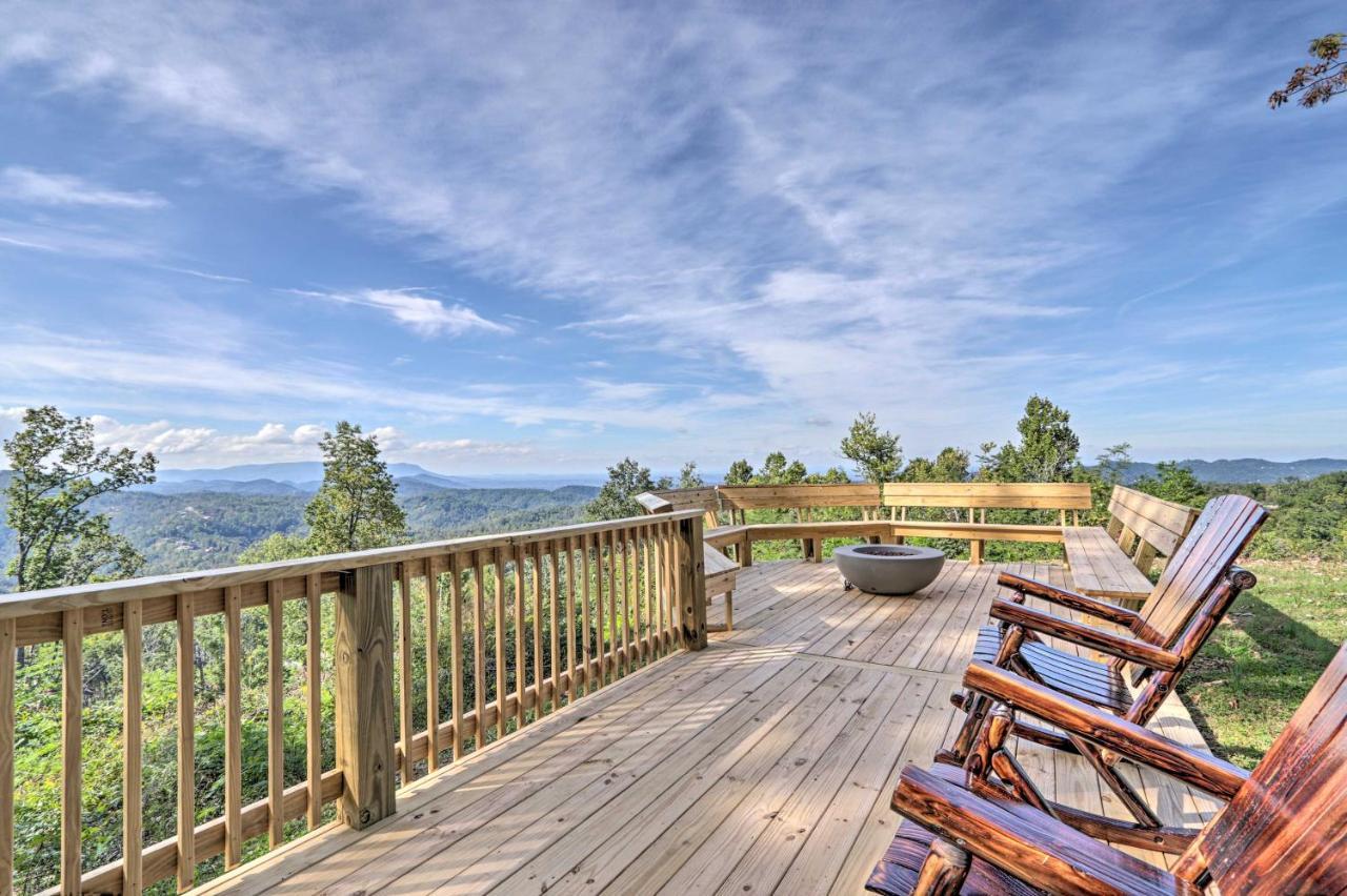 Upscale Gatlinburg Cabin Deck, Fire Pit And Hot Tub Екстер'єр фото