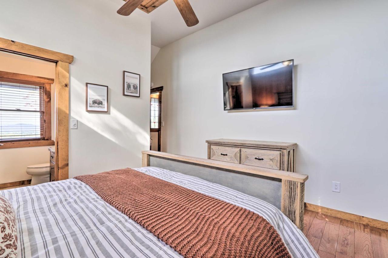 Upscale Gatlinburg Cabin Deck, Fire Pit And Hot Tub Екстер'єр фото
