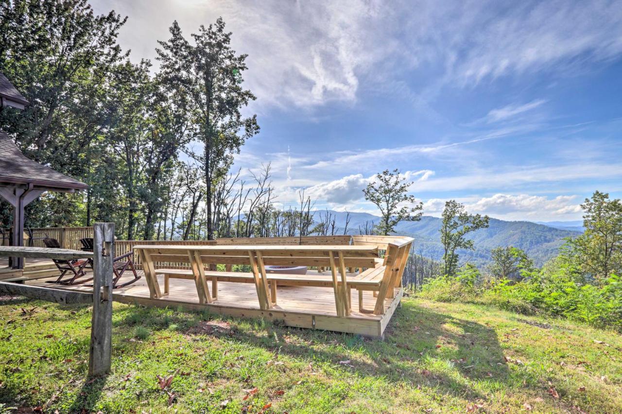 Upscale Gatlinburg Cabin Deck, Fire Pit And Hot Tub Екстер'єр фото